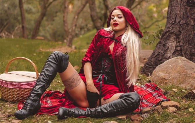 Порно приключения красной шапочки в лесу