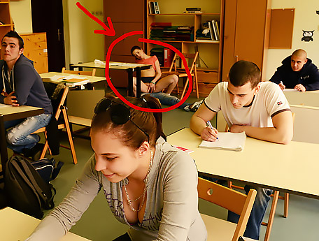 Студентку ПТУ трахают в классе во время урока